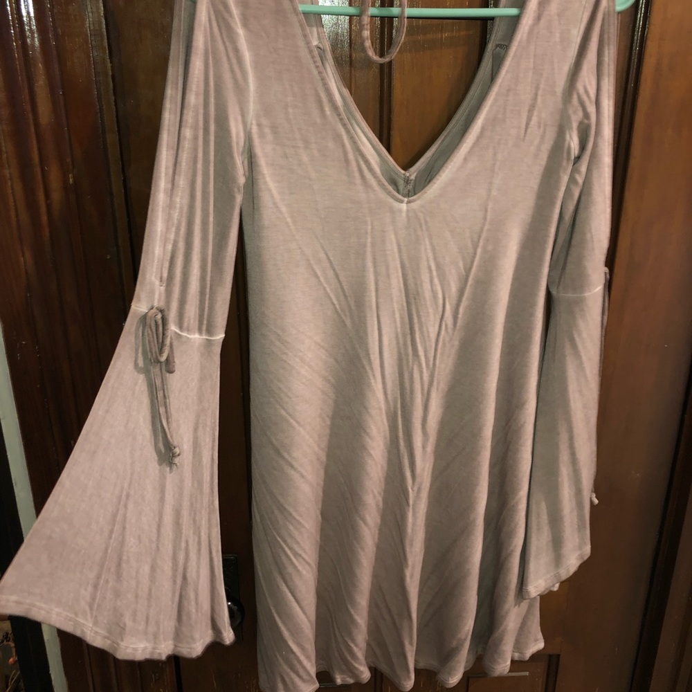 Dresses - Picture 5 of 7
